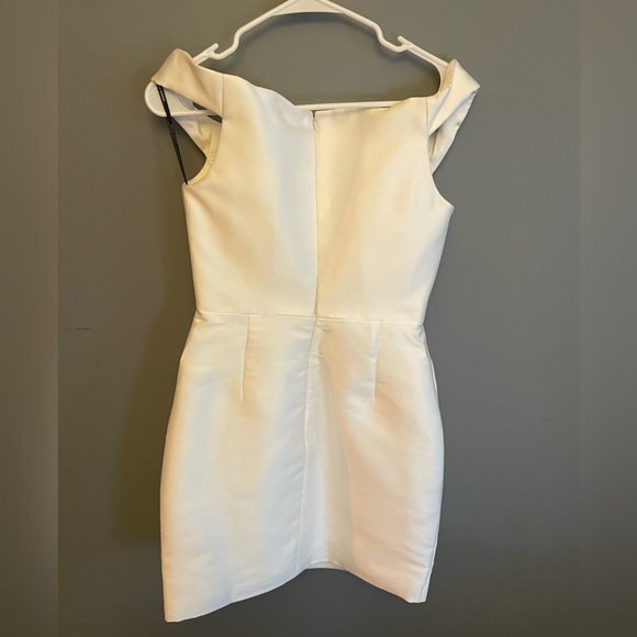 NWT SOLACE LONDON Mini Dress - Picture 2 of 3